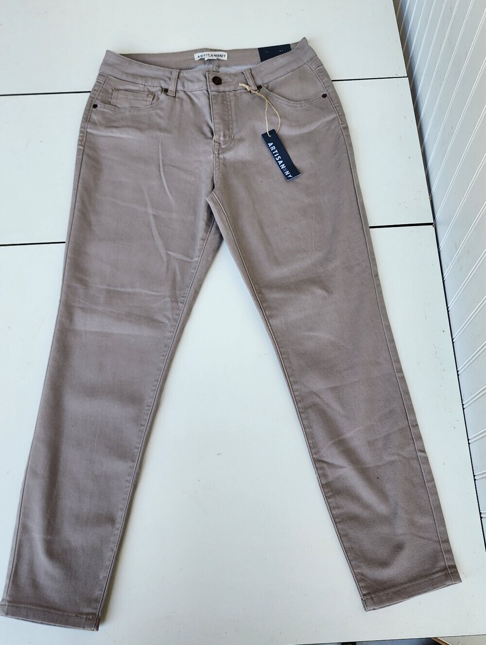 NWT Artisan NY Women's Crop Ankle Pants Jean Style Beige Tan Lighweight Sz 10